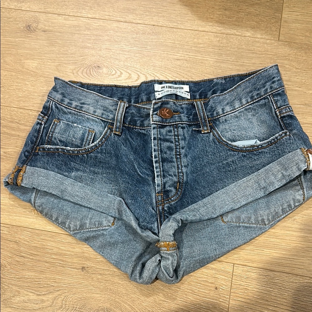 One Teaspoon Blue Jean Shorts Bandits Distressed, perfect condition size 25